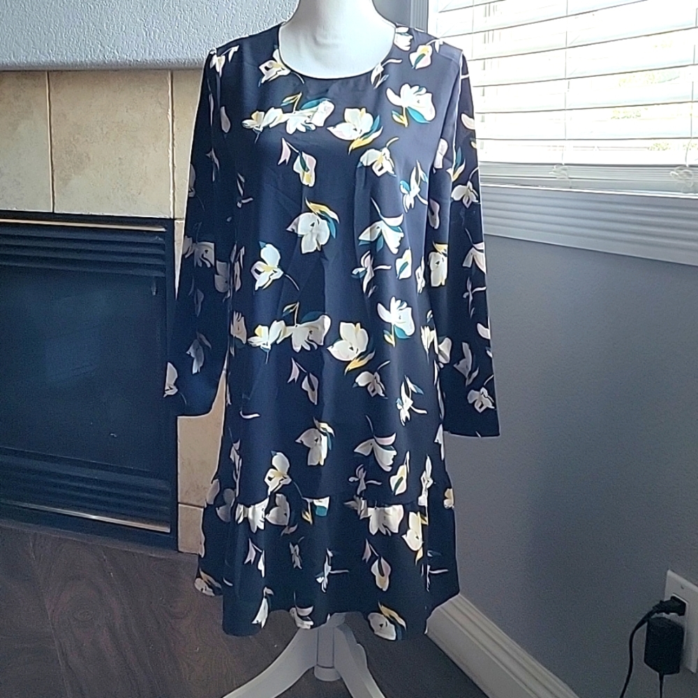 Halogen shift dress size medium, black with white flowers